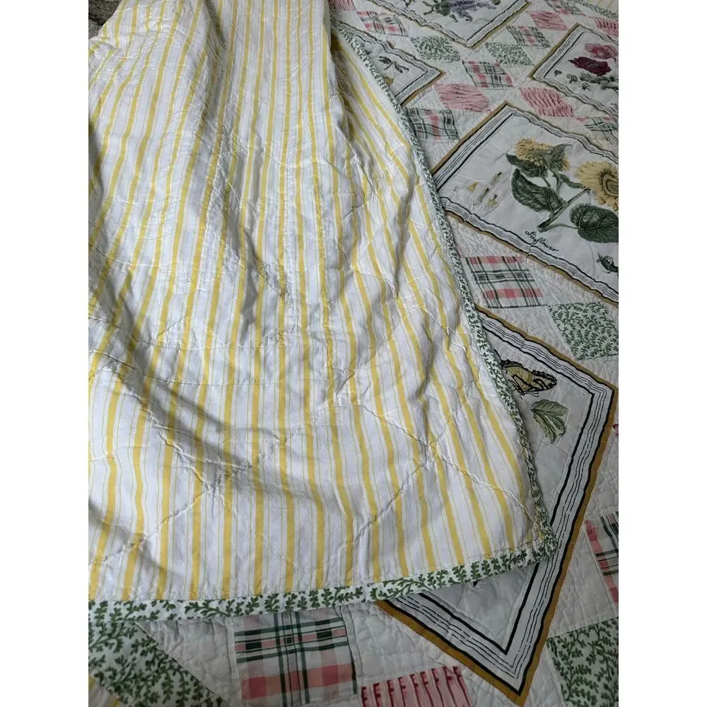 Vintage Quilt bedspread Coverlet Patchwork Botanical reversible white 78x78”